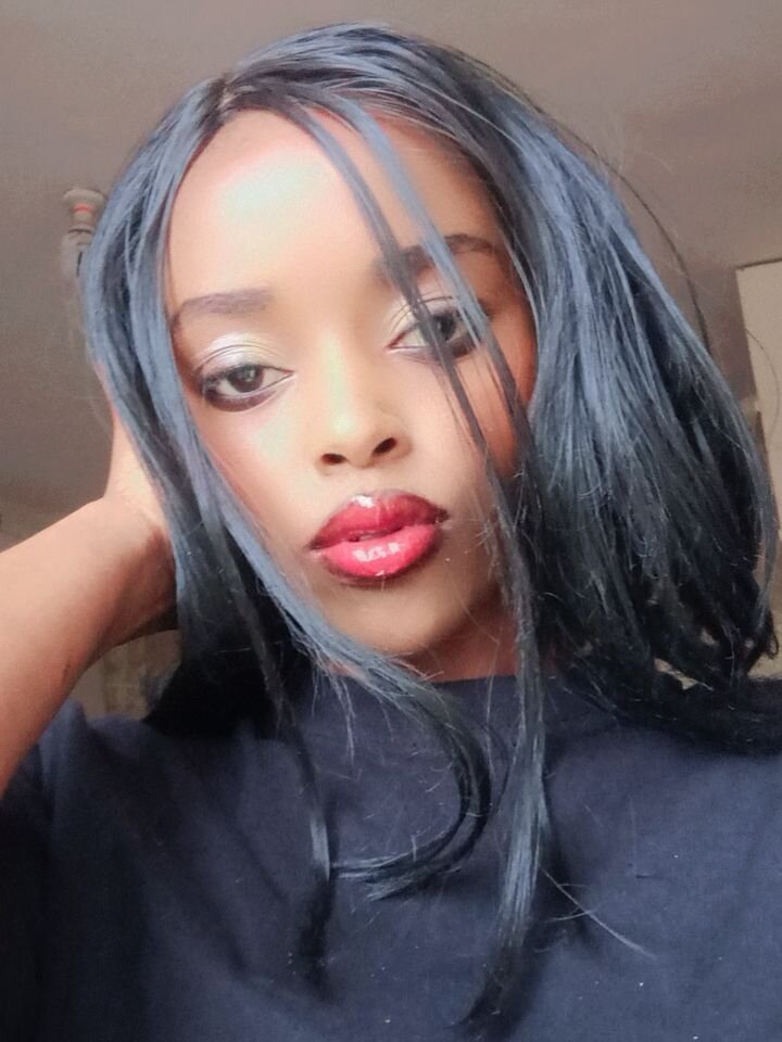 Live sex webcam photo for sweet_cahndie #289963357