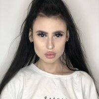 EmiIyMiIIer's Offline XXX Chat