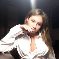 BeatrixCourtney's Offline Chat Room