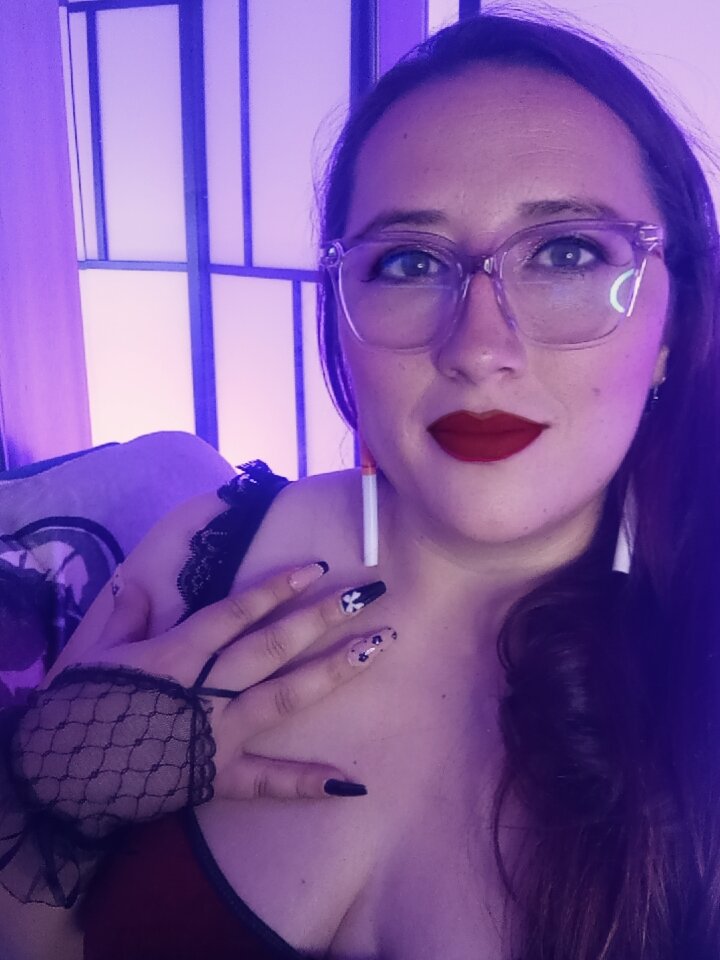 luciana-rain's Offline Chat Room