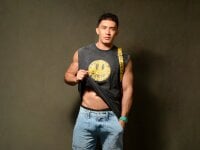 aronvillegas's webcam live show