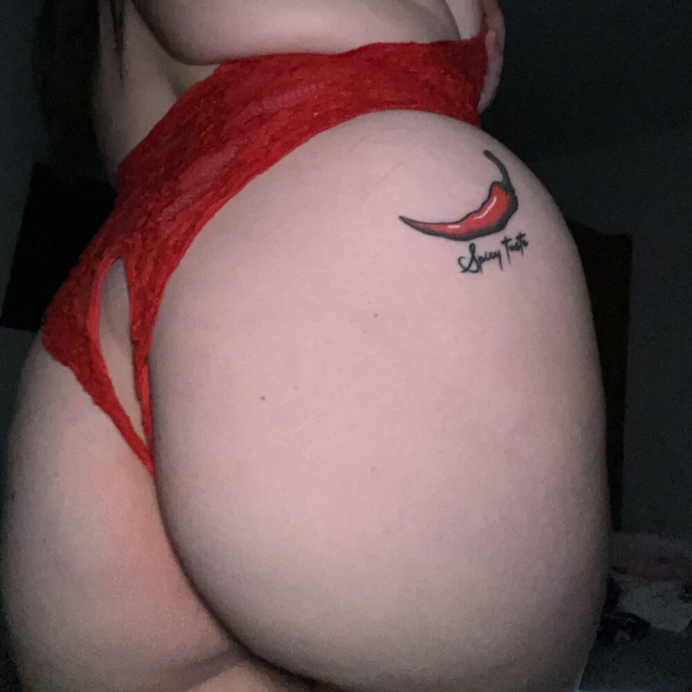 sexcams-joy.com mamamia93m livesex profile in catholic cams