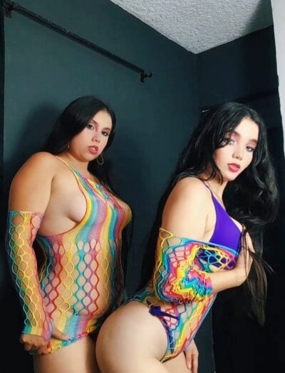 mia123sabrina on StripChat