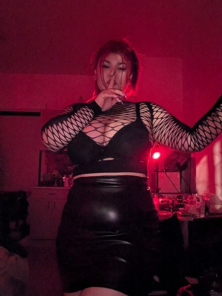 PollyRodgers live cam model at StripChat