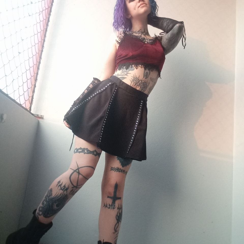 livestrip-joy.com floralfabel livesex profile in slim cams