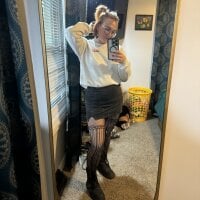 mabel_maybeeeex's Offline Chat Room