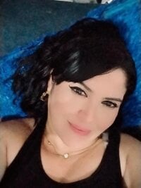 macarena_milf's Offline Chat Room