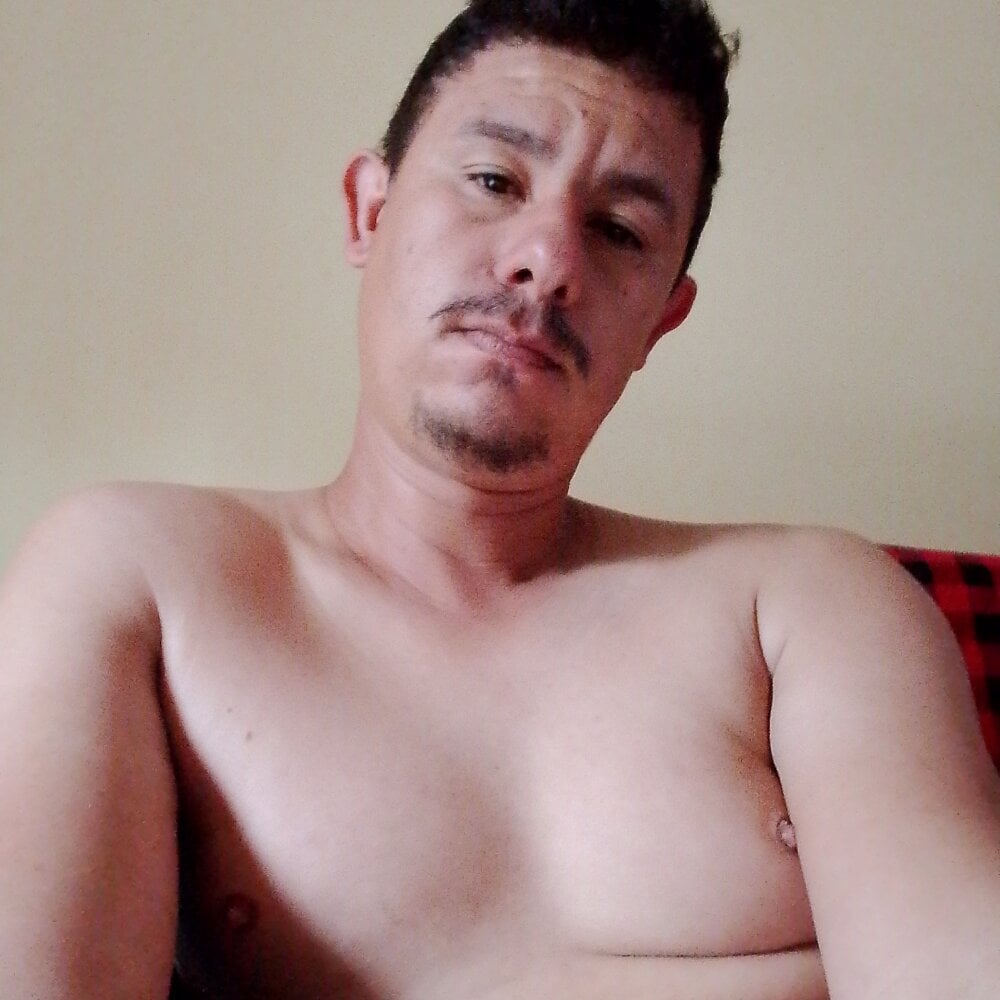 feraanderson Offline XXX-Chat