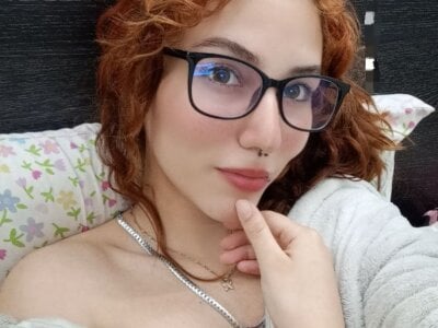 Lina_Montclair Female Tittyfuck Sex Cam