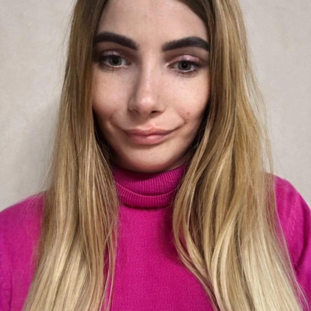 mega-camsex.net ella_lizzie livesex profile in so-am-in-up-state-new-york cams