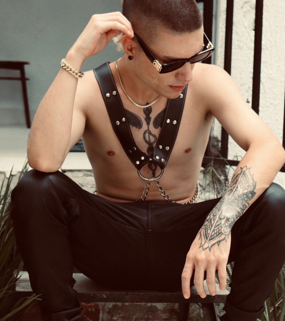 alisterxx from stripchat