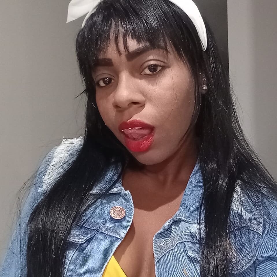 cubana_98 webcam profile - Saint Helenian