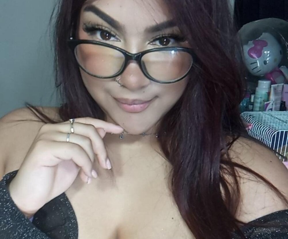 layla_sakura from stripchat