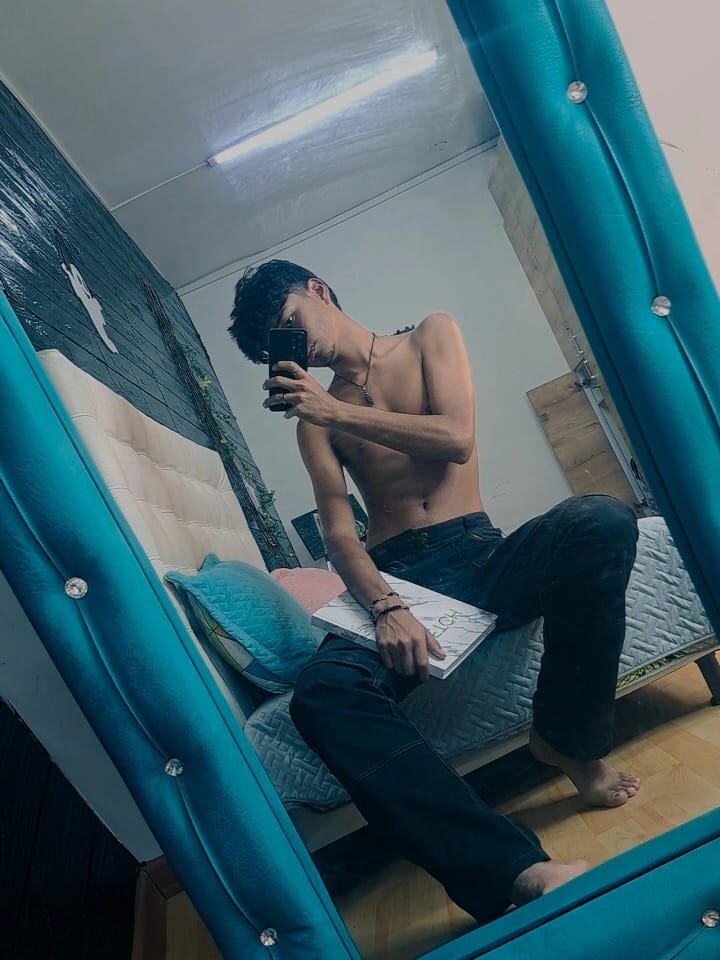 TAYLERWOLF's Offline XXX Chat