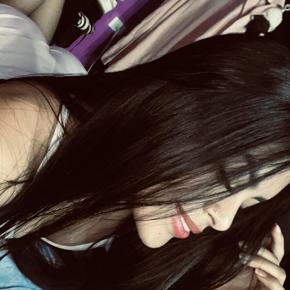 onaircams.com kamila_horny69 livesex profile in spanish cams