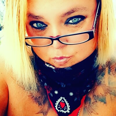 ApocalypticBlonde 🎌 naked cam