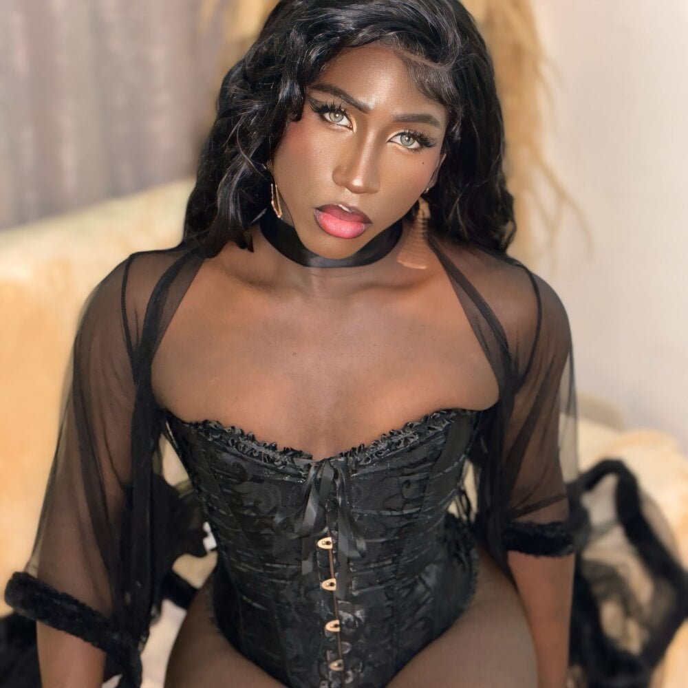 IsseyMz Chat XXX Ngoại tuyến