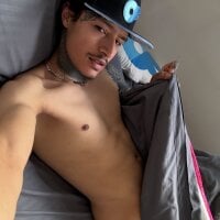 trieone's webcam live show