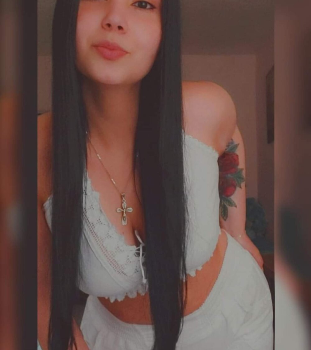 Live sex webcam photo for emily_campbell_ #289961586