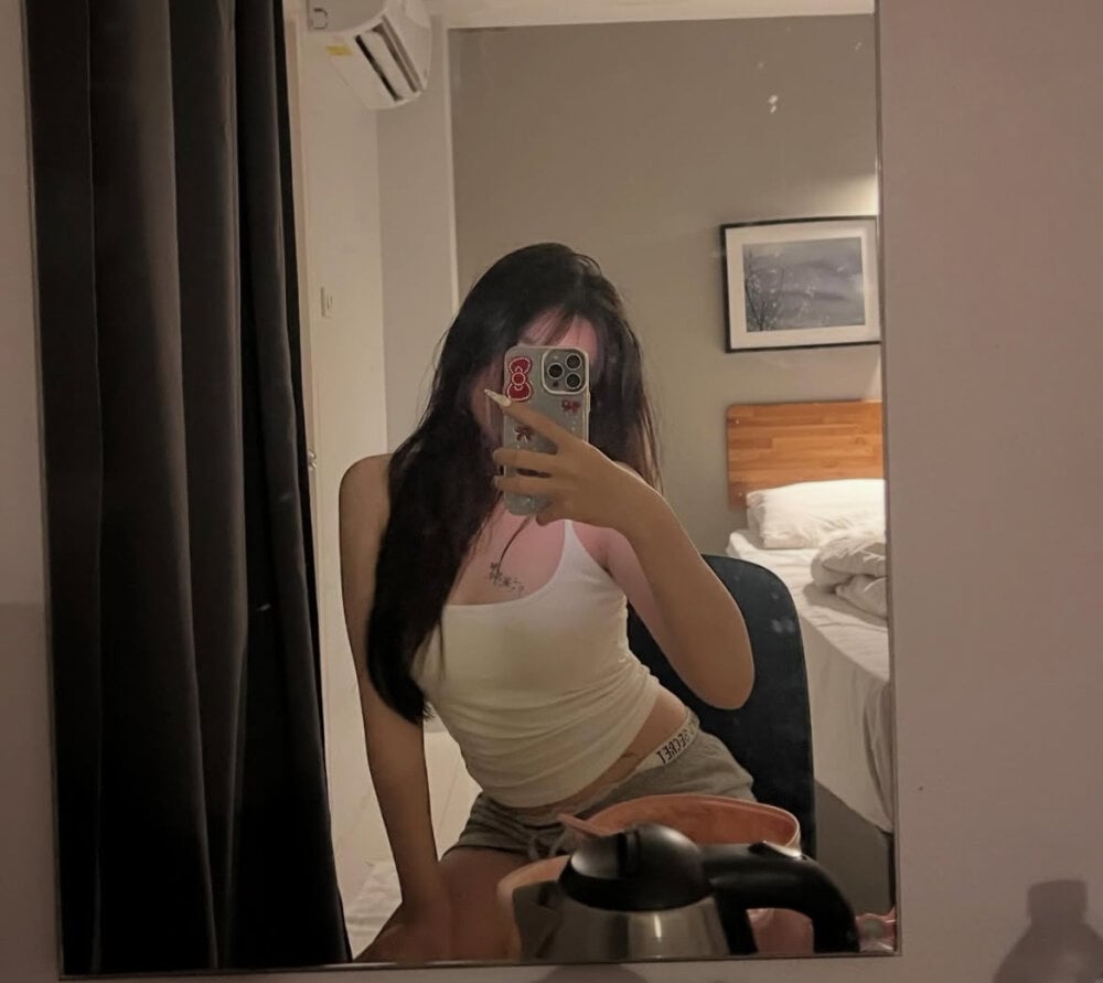 lylyzz68 webcam livesex profile in vietnamese cams