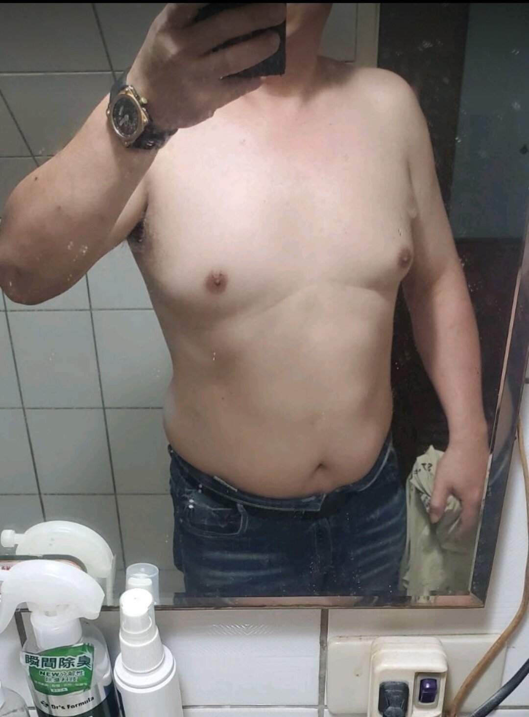 Leo555826