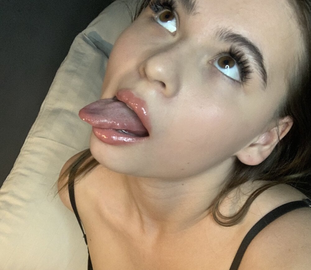 rudecam.live kiragentlefuck livesex profile in caucasian cams