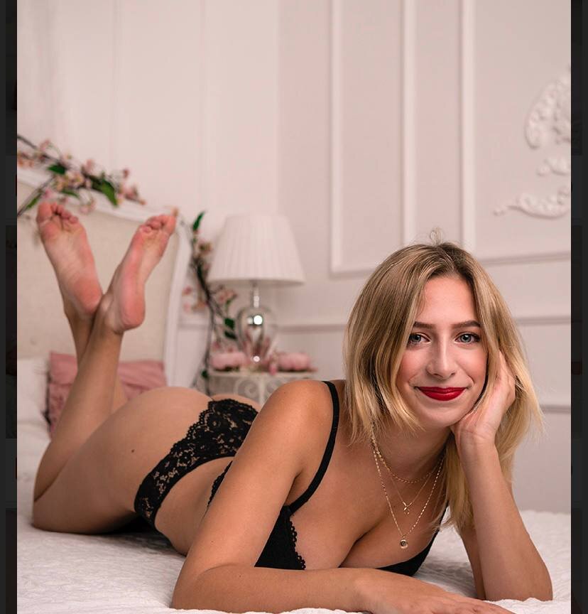 myliveeroticcams.com lilablossom livesex profile in large-tits cams