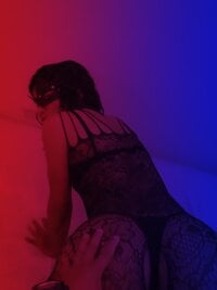 Extreme_pleasure2000's Offline Chat Room