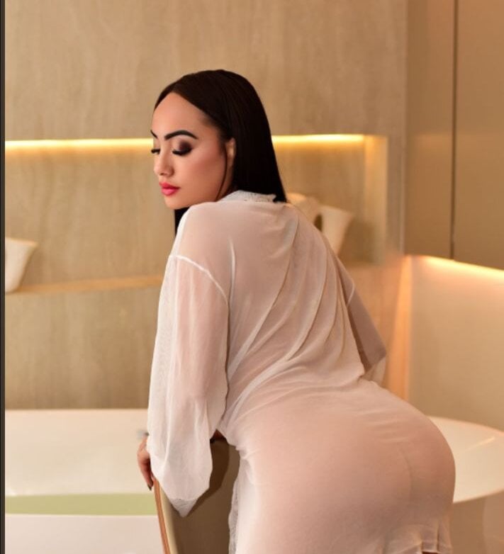 sexcam3d.net miss-akira livesex profile in caucasian cams