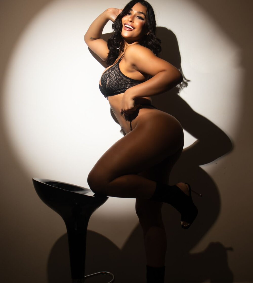 stripchat sofialaurentxox webcam profile pic via 247camsex.com