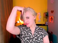 Nina_Tayl0r's Offline Chat Room