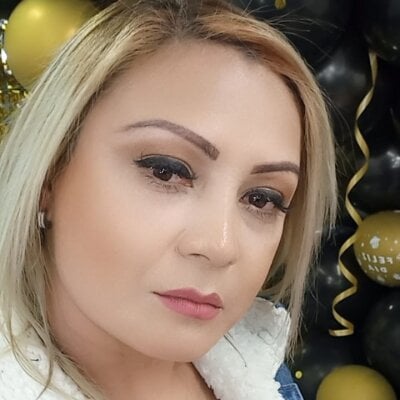 dacotavanucci - dildo or vibrator milfs