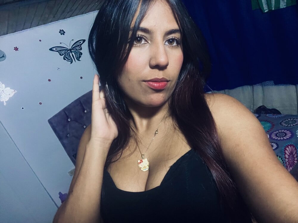 stripchat tifannykitty__ webcam profile pic via elivecams.com