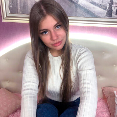 AdrianaChechi 🐵 live online cam