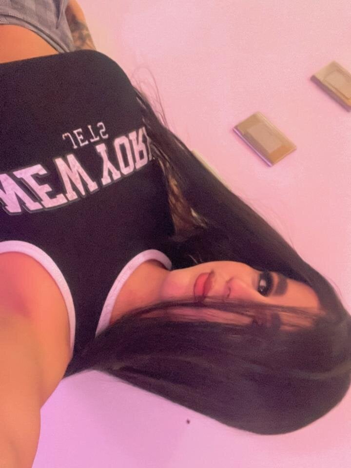 Live sex webcam photo for Tamara_18 #290950369