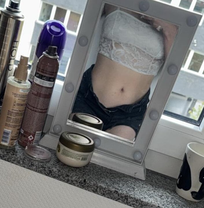 onaircams.com honeymoon111 livesex profile in land-of-delicious-food cams