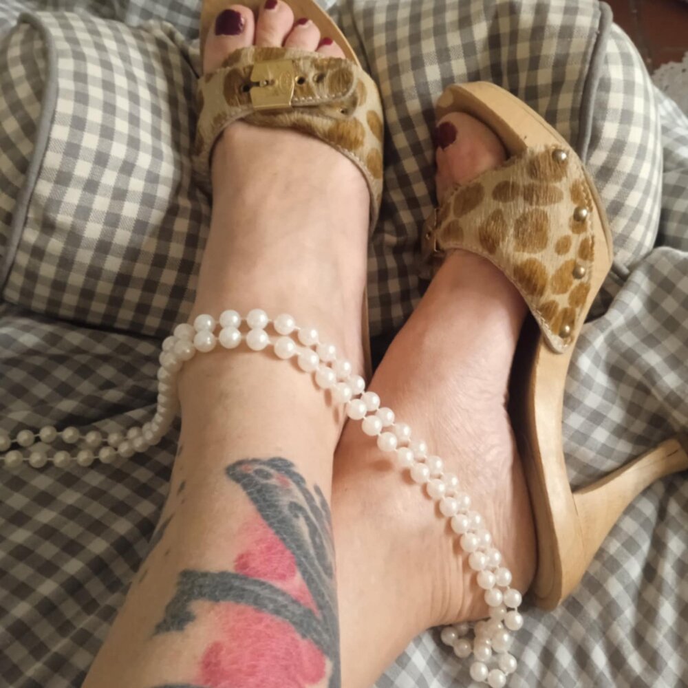 MarylinMoore's most recent online preview