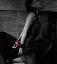 Raven_Valo's Offline XXX Chat