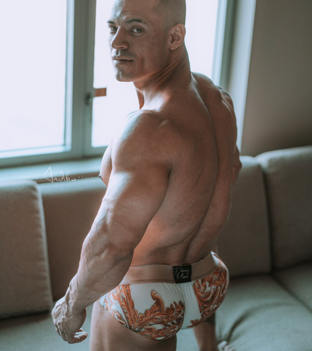 adam_cruise from stripchat