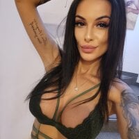 SpicyBrianna's Offline Chat Room
