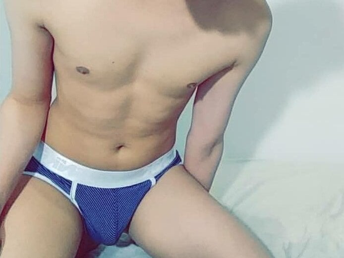 tylerr__69 nude on cam A