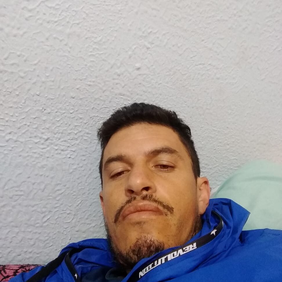 Juanchosexx1's Offline Chat Room