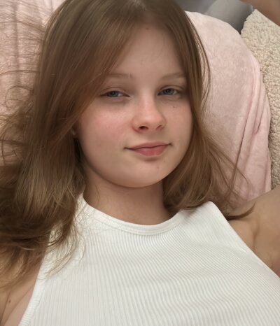 every_daay Live Cam on StripChat