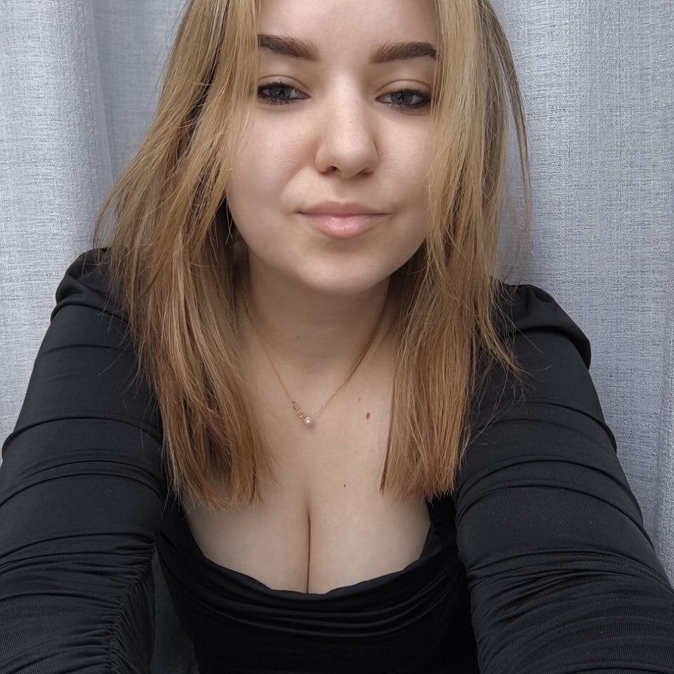 cheapadultsexcams.com hillarywong livesex profile in bisexual cams