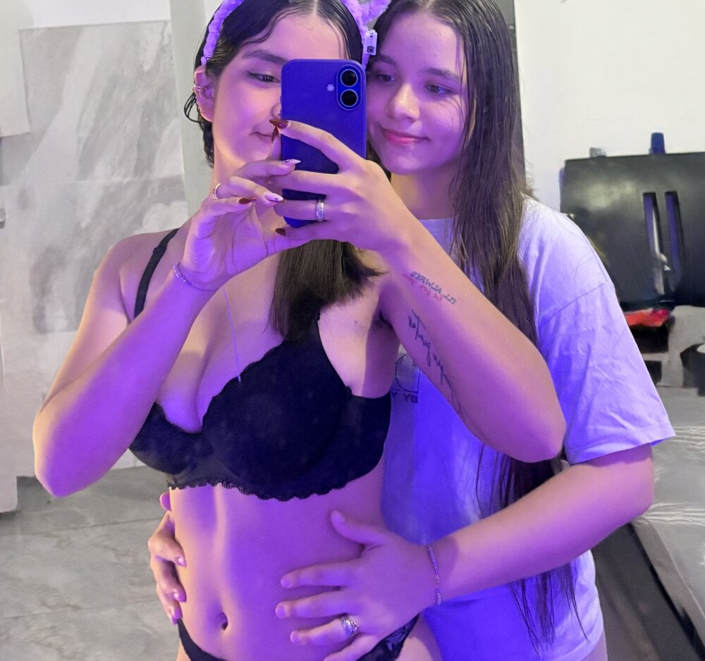 ashley_and_zoe from stripchat