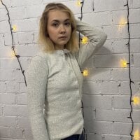 NellyOki Chat XXX in diretta