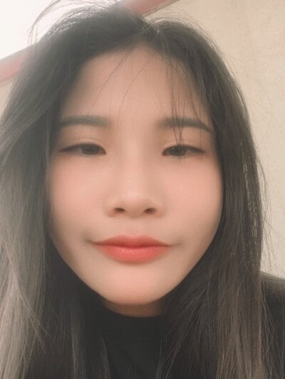 hello_mie on StripChat