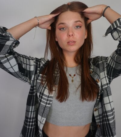 IolaSantelli Female Smallaudience Webcam Adult