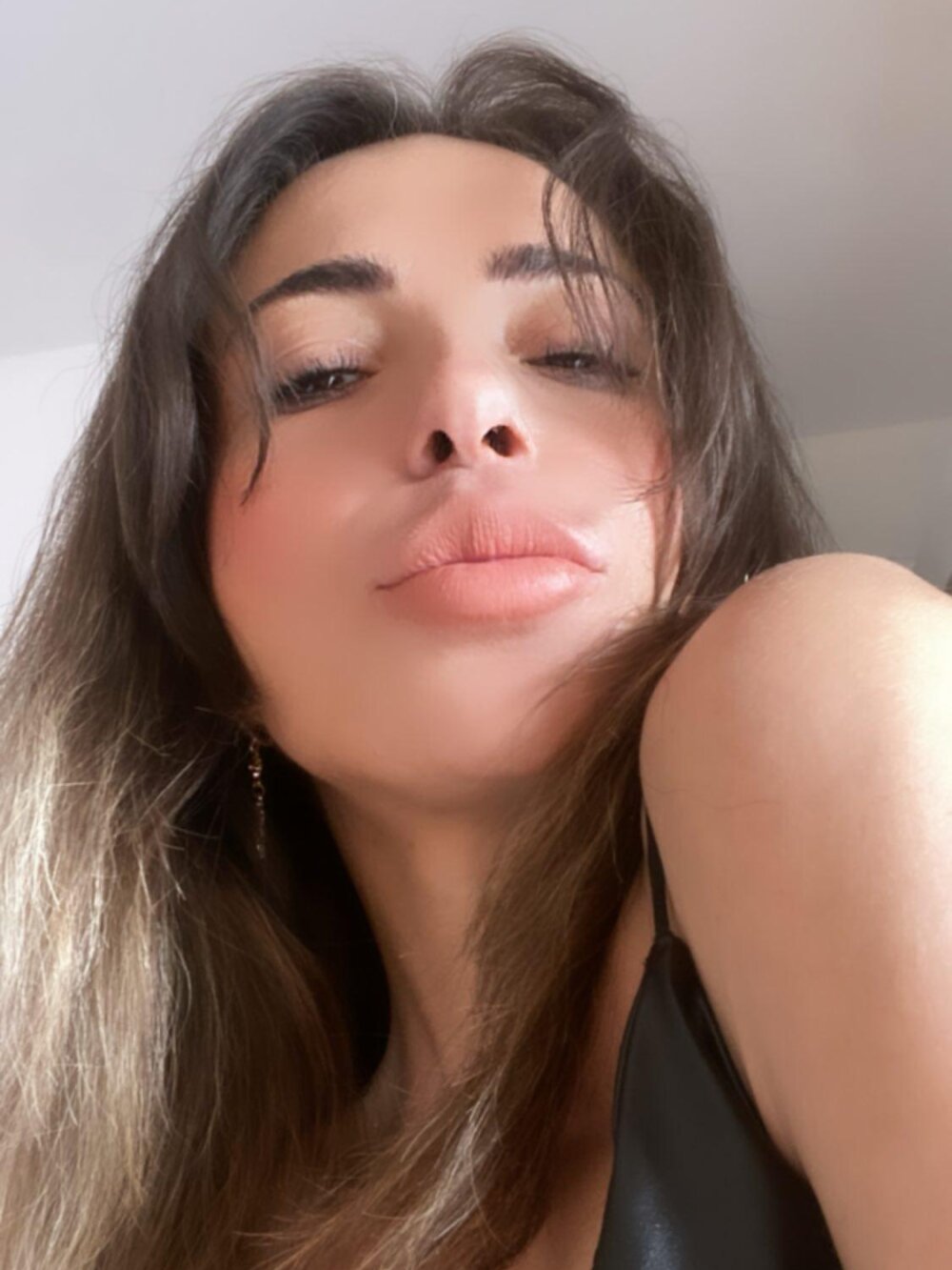 DominaAthena profile