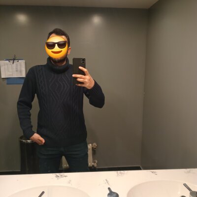 loneles Live Cam on StripChat